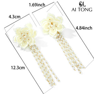 <span class=keywords><strong>Orecchini</strong></span> a Perno Moda con <span class=keywords><strong>Grandi</strong></span> Fiori in Acrilico, Perle e Nappine, Ago in Rame Argentato, Produzione di Yiwu, per Uso Quotidiano - Product Image 5