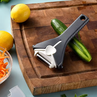 3-In-1 Huishoudelijke Multifunctionele Fruitgroenteschiller Handmatige Bediening Pp Keukengereedschap Omvat Huidschraper Fruitparer