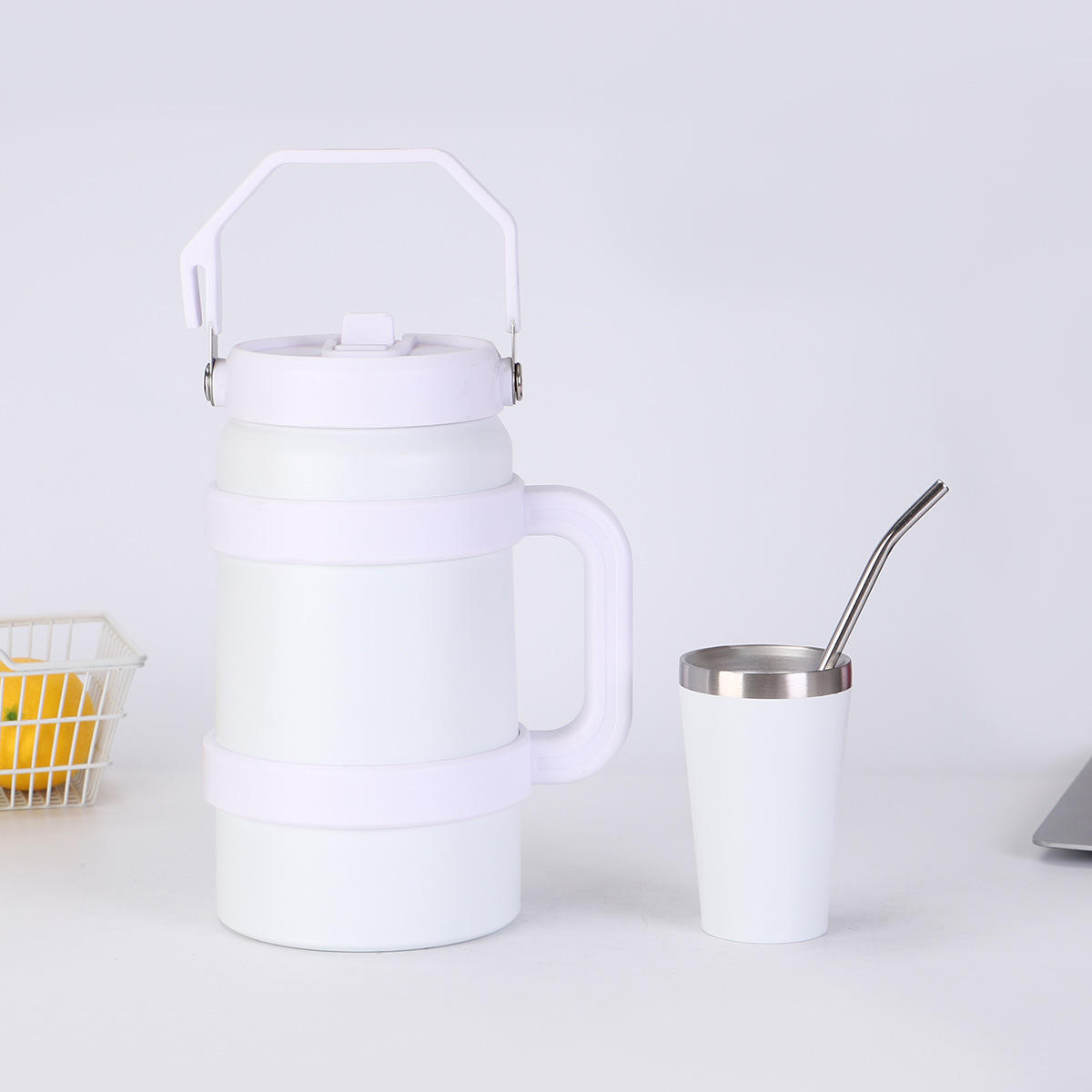 ชุดสูทสีขาว (ช้อนดูดท่อ)