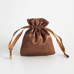 Pochette cadeau pour bijoux en coton bleu marine de haute qualité, recyclable, imprimée à l'écran, avec cordon de serrage, toutes tailles disponibles - Product Image 2