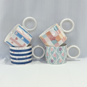 China Supplier Cartoon Pattern Eco-friendly Ceramic Coffee Mug with Round Handle Design Dishwasher & Microwave Safe Food Safe - Product Image 3