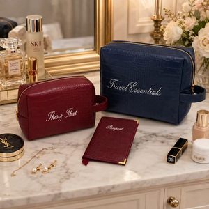 Pochette de maquillage de luxe en cuir PU imitation crocodile avec logo brodé, trousse de toilette de voyage imperméable pour femmes, vente en gros - Product Image 6