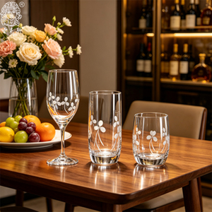 Nouveauté : Verres à whisky, vin rouge et eau, gravés motif feuille porte-bonheur, transparents, à pied, soufflés à la main, haute qualité, design moderne, lot de 8 pièces - Product Image 3