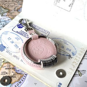 Cross-border best-selling traveler PU <b>leather</b> <b>keychain</b>, simple and portable, can be used as a bag key pendant, creative travel - Product Image 2