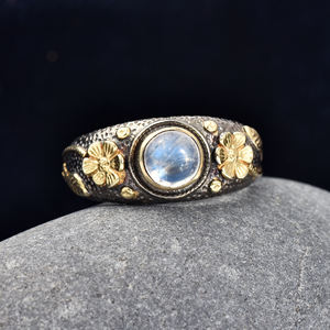 Anillo de Piedra Lunar Arcoíris, Plata de Ley 925, Chapado en Oro, Diseño Floral Vintage, Joyería de Piedras Preciosas Hecha a Mano para Mujer, Joyería Moku - Product Image 2