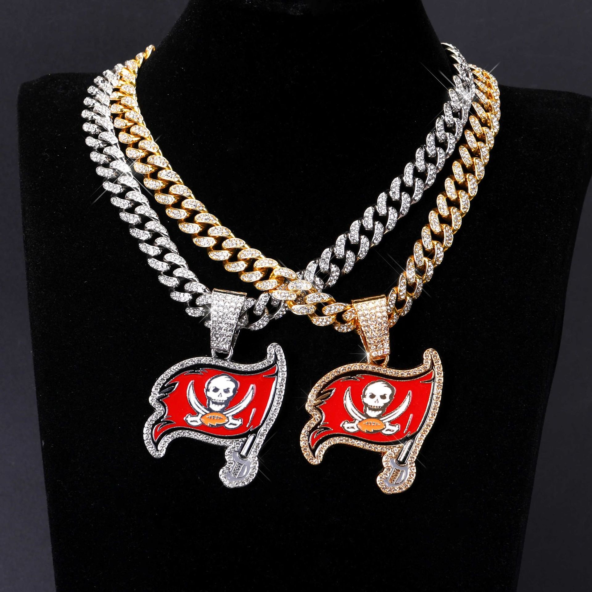 Collana con ciondolo a forma di ancora di nave in argento sterling con