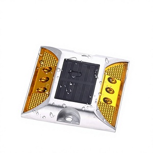 Marqueur routier LED <span class=keywords><strong>solaire</strong></span> prismatique haute intensité en aluminium, étanche, 100*100*30mm, pour montage au sol, type œil <span class=keywords><strong>de</strong></span> chat - Product Image 1