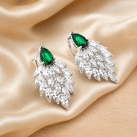 Große Pfauenfeder-Ohrhänger aus Messing, Silberbeschichtet mit Birnengrünem CZ, Marquise-Fächer-Design, Statement-Schmuck für Damen-Partys