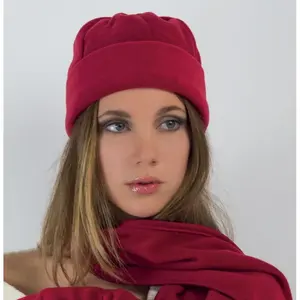 Ensemble bonnet et écharpe en polaire pour chiot, merchandising personnalisé - Product Image 1