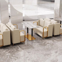 Ensemble de sièges de style moderne de luxe, meubles de restaurant personnalisés en métal durable, canapé et table en PU pour bar, bistrot, club