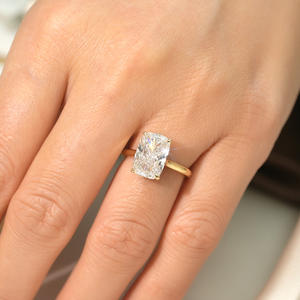 แหวนหมั้น/แต่งงานดีไซน์ทันสมัย ประดับเพชรแล็บเกรด 4 กะรัต ทรงเรเดียนท์คัท ชุบทองคำขาว 14k สี DEF รับรองโดย IGI สำหรับผู้หญิง - Product Image 4