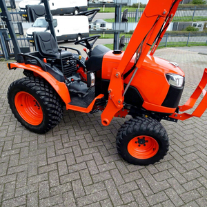 Tracteur agricole Kubota B2650 neuf et d'occasion pour jardin, ferme, verger et opérations sur le terrain général - Product Image 1