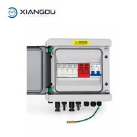Caja Combinadora Fotovoltaica XIANGOU Eléctrica DC 600V 2 Entradas 1 Salida con Fusible, SPD y MCB DC, Caja de Protección Solar Impermeable IP65