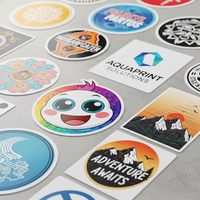 Autocollants en vinyle PVC découpés sur mesure, étanches, à faible MOQ, avec logo et dessins animés, pour l'image de marque XJY