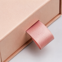 Boîte à tiroir en papier de luxe personnalisée anti-poussière avec fermeture à glissière carrée 9*9*3CM pour emballage de bijoux et petits accessoires