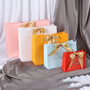 사용자 정의 의류 재활용 웨딩 쇼핑 핸들 의류 화장품 도매 종이 선물 가방 리본 활