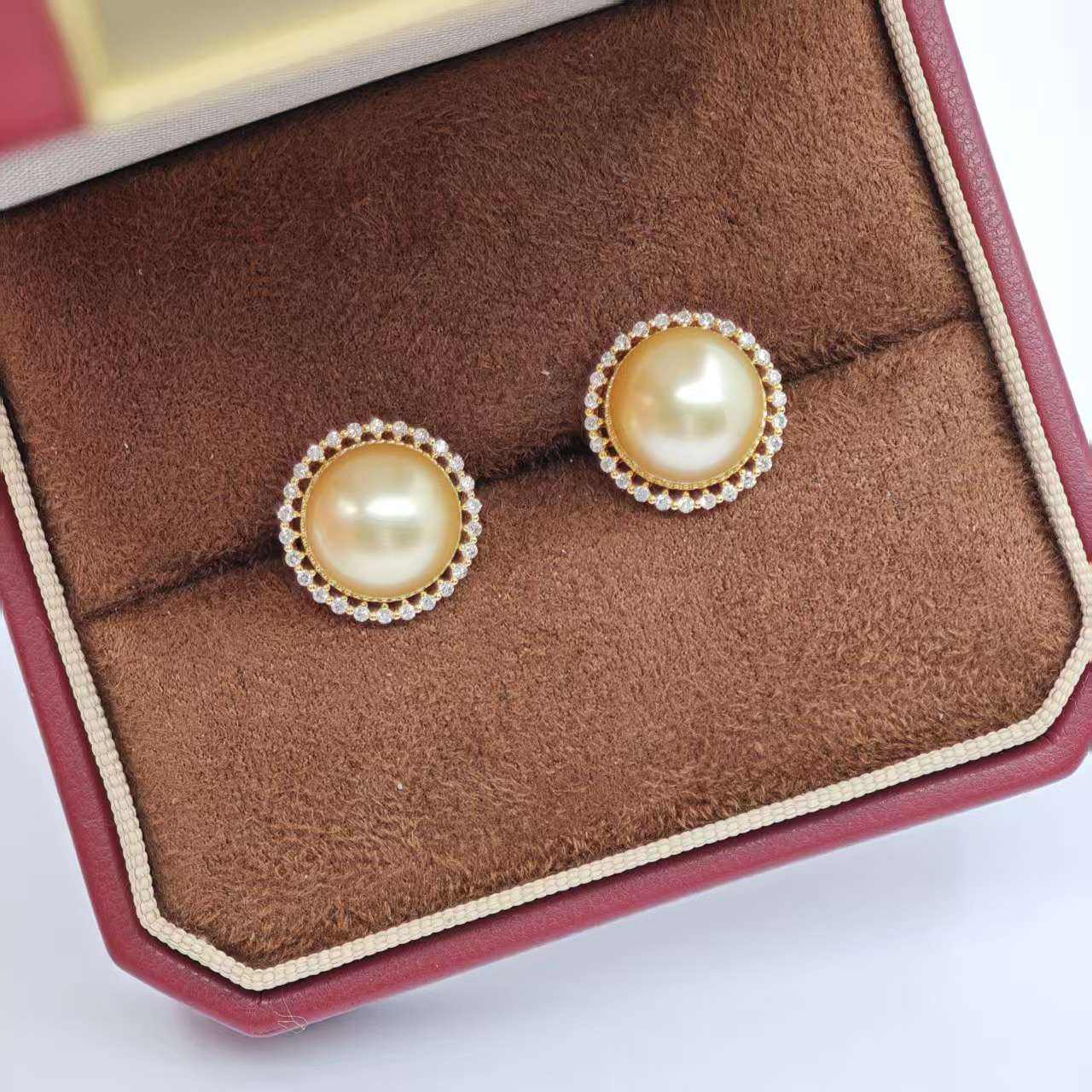 สีเหลือง