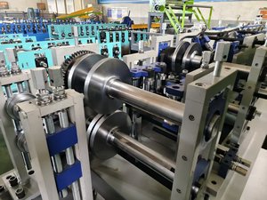 Petit pain de Purlin de Cz de goujon et de voie formant la machine feuilles de toiture de zinc en aluminium support de <span class=keywords><strong>climatiseur</strong></span> faisant des machines - Product Image 4