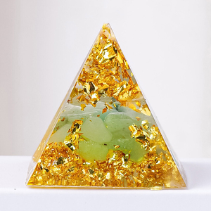 Mini Natural Crystal Chip <strong>Resin</strong> <strong>Pyramid</strong> Ornament Energy Crystal <strong>Pyramid</strong> for Desktop Decoration - Product Image 3