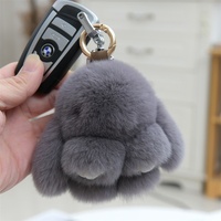 En gros, Mini porte-clés de voiture et pendentif en peluche de fourrure douce de lapin Rex, motif dessin animé tendance, pour décoration de sac à dos