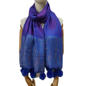 热卖绒球羊绒围巾女式冬季保暖柔软羊绒围巾披肩