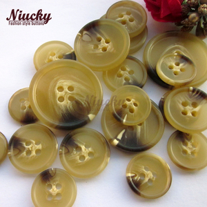Botones de Resina Lavables Niucky R0201-057, Venta Directa de Fábrica, 4 Agujeros, Color Amarillo, con Borde Delgado y Vetas Marrones, para Trajes y Abrigos - Product Image 4