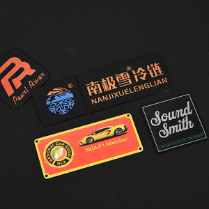 Plaques signalétiques métalliques personnalisées Nuoyuan en alliage de zinc avec impression sérigraphique pour étiquettes de vin et de boissons - Product Image 1