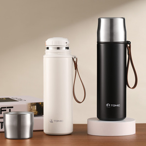 Termo Aislado Tomic de 500 ml, Botella de Agua de Acero Inoxidable para Viaje con Tapa y Correa para Té y Café - Product Image 1
