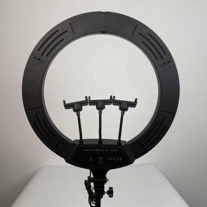 Améliorez votre configuration de studio : Anneau lumineux LED RGB de 18 pouces pour selfies, température de couleur réglable, idéal pour le streaming en direct, les jeux et TikTok - Product Image 3
