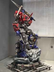 Vente d'usine : Sculptures d'art en résine grandeur nature pour l'extérieur, Statue en résine <span class=keywords><strong>Optimus</strong></span> Prime Transformer - Product Image 2