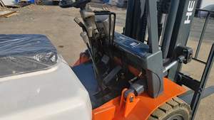 מלגזה דיזל HELI CPC35 משומשת, 3.5 טון, תורן תלת/דו-שלבי, צמיגים פנאומטיים/מלאים, הפעלה בישיבה, הנעה קדמית, לשימוש חיצוני - Product Image 6