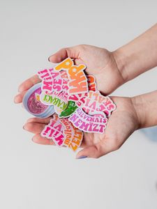 Pegatinas de vinilo troqueladas personalizadas: calcomanías de vinilo de PVC impermeables y autoadhesivas, ideales para decorar portátiles, coches y botellas. - Product Image 5