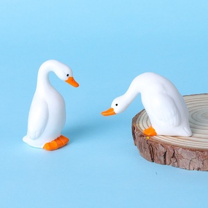 Figura de Ganso Blanco Grande y Relajado de Resina para Micropaisajes, Accesorios de Decoración DIY para Jardinería, Coche y Escritorio, Pequeño y Adorable - Product Image 3