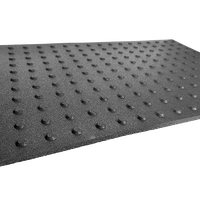 Briques de pavage tactiles en caoutchouc, briques d'avertissement de détection, avec des rayures en relief et une surface en relief, adaptées aux aveugles.