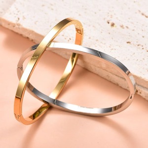 Bracelet jonc géométrique lisse en acier inoxydable étanche pour un style neutre et tendance – Idéal comme cadeau de bijoux - Product Image 3