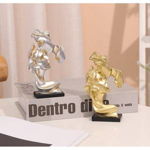 Mini Kiss Deep Love, petite décoration de bureau, ornement en résine moderne et simple, artisanat abstrait créatif, cadeau - Product Image 5