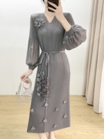 Robe maxi plissée avec appliques florales 3D, manches lanternes, élégante robe de soirée à col en V avec ceinture pour femmes