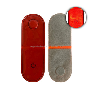 Luce magnetica riflettente in PVC stampata personalizzata con luce di sicurezza esterna per luce di marcia a LED per Runner - Product Image 3