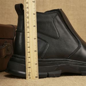 Bottes Martin pour Homme en Cuir Véritable, Bout Rond, à Enfiler, Isolantes pour l'Hiver, Semelle Extérieure en Caoutchouc Noir, Doublure en Peluche, Style Uni - Product Image 2