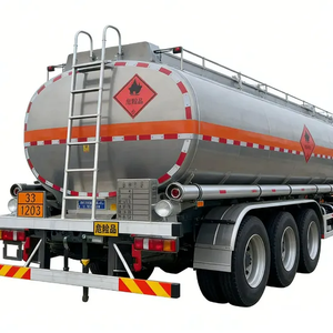 Camion-citerne Sinotruk 8x4 grande capacité pour le <span class=keywords><strong>transport</strong></span> de carburant et le ravitaillement en milieu minier - Product Image 5