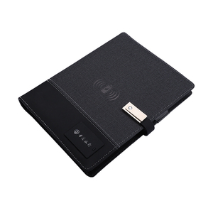 Idées de nouveaux produits 2025 Banque d'alimentation pour ordinateur portable <span class=keywords><strong>29W</strong></span> 30W 5000 mAh 8000 mAh 10000 mAh avec logo LED Clé USB <span class=keywords><strong>Chargeur</strong></span> sans fil - Product Image 1