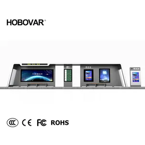 На открытом воздухе в режиме реального времени на автобусной станции выпускается мультимедийная реклама, индивидуальная цифровая интеллектуальная автобусная остановка