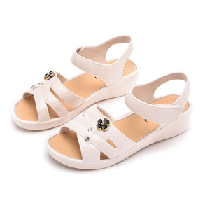 Sandalias para Mamá, Verano 2024, Nuevas, con Plataforma Suave, Cómodas, Planas, para Mujeres de Mediana Edad y Mayores, con Suela Antideslizante - Product Image 5