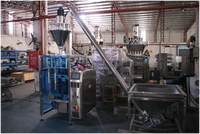 Machine d'emballage automatique de poudre sèche avec peseuse et remplisseuse à vis sans fin pour sacs, sachets et barils en verre