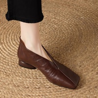 Mocassini Vintage in PU Goffrato con Punta Quadrata e Tacco Grosso, Suola in Gomma, Versatili per Primavera/Autunno