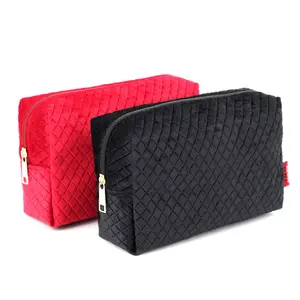 Trending Fashion Velvet Material Quilting Pattern Upscale Dinner Ladies Receive Color Stand Up Makeup Cosmetic Bags For Women