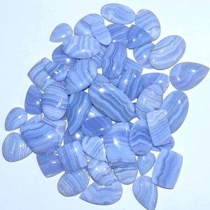 Material de ágata azul de calidad de exportación para la producción de joyería personalizada, corte de cabujón y venta al por mayor disponible. - Product Image 1