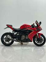 Moto QJMOTO SRK600SR à quatre cylindres, 600 cm³, bicylindre avec moteur sans balais, adaptée à la conduite à grande vitesse et aux passionnés de piste