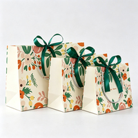Sac cadeau en papier, motif floral de dessin animé Happy Times, sac à bonbons, sac souvenir, sac de rangement, ruban vert, logo personnalisé, vente en gros