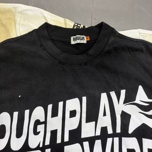 Camisetas de hombre de manga corta con diseño de letras coloridas estilo vintage, logo estampado, agujeros y salpicaduras de pintura, venta al por mayor de fábrica, estilo casual. - Product Image 4